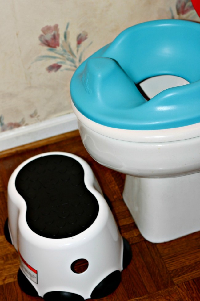 Potty Training with Bumbo Toilet Trainer & Step Stool