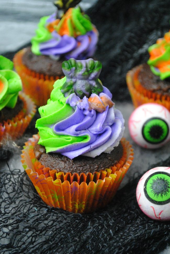 spider-eyes-cupcake-1-3