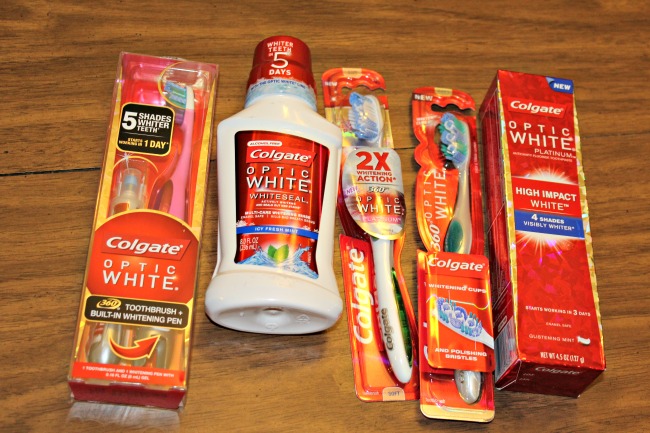 Making Christmas Brighter with Colgate Optic White